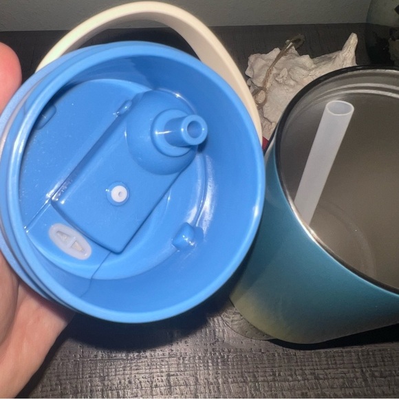 30 oz Large Capacity Stainless Steel Water Bottle, Insulated Tumbler Cup - Picture 4 of 5